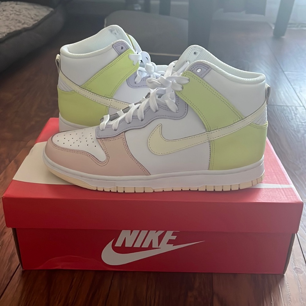 Womens Nike Dunk High White/Cashmere-LT Lemon Twist